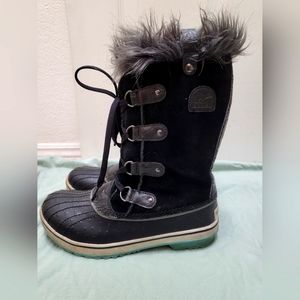 Sorel black John of Arctic boots